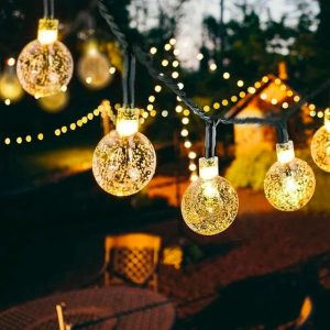 BulbLights, 50 de lumini LED retro pentru interior și exterior, care sunt încărcate cu energie solară